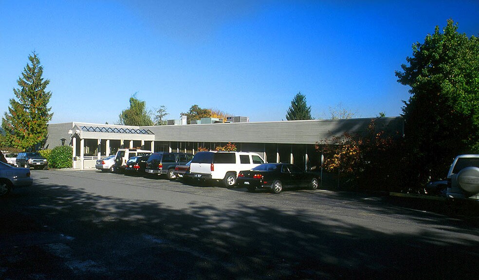More Photos Of 9311 SE 36th St, Mercer Island Office For Lease