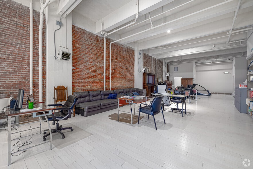 More Photos Of 311-313 W Baltimore St, Baltimore Apartments For Sale