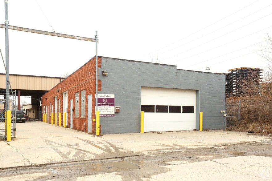 More Photos Of 16141-16147 Philomene Ave, Allen Park Warehouse For Sale