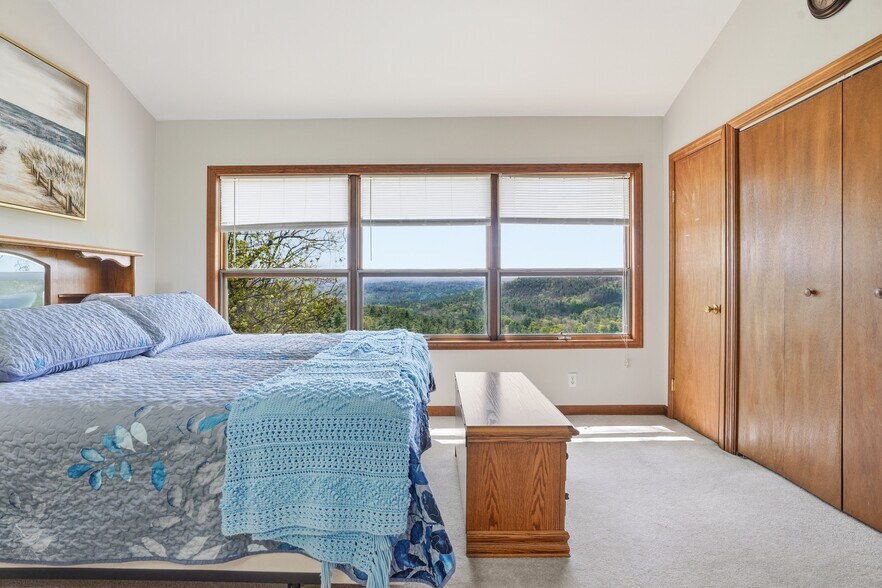 More Photos Of 120 Milford Hill Ln, Milford Flex For Sale