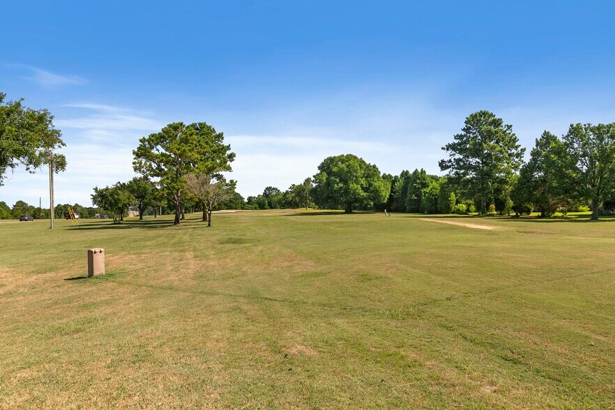 More Photos Of 101 Merion Dr, Eufaula Golf Course Driving Range For Sale