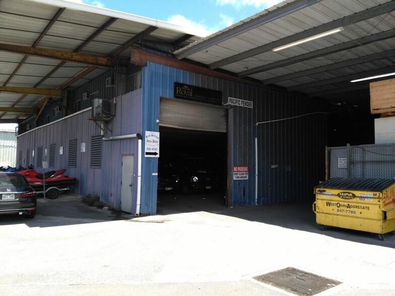 More Photos Of 689 Kakoi St, Honolulu Warehouse For Lease