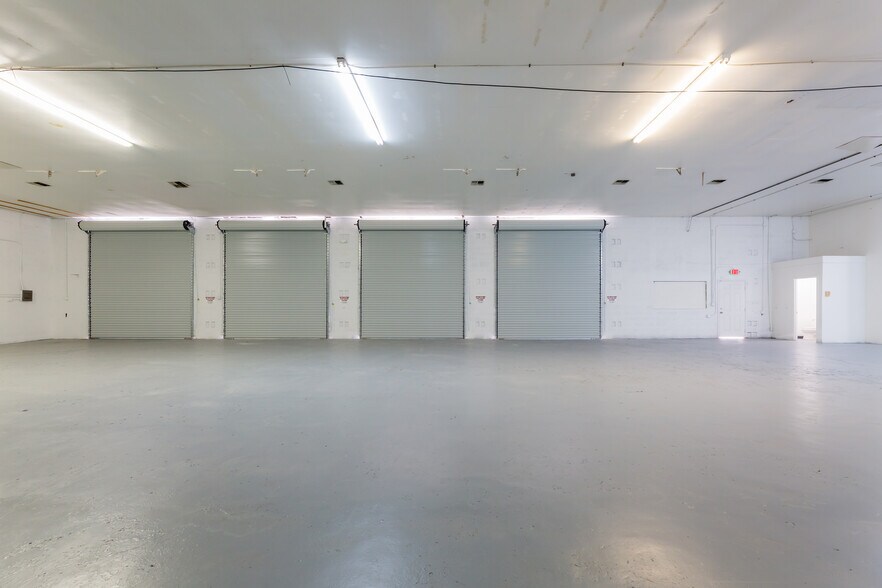 More Photos Of 128 Tomahawk Dr, Indian Harbour Beach Warehouse For Lease