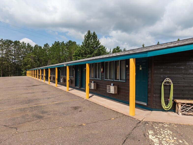 More Photos Of 16154 US 63 Hwy, Hayward Hotel For Sale