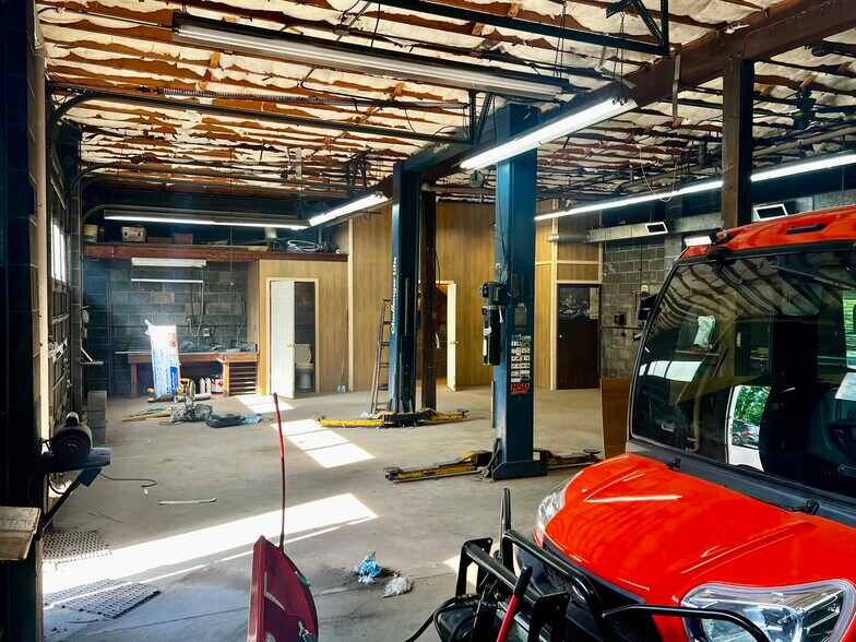 More Photos Of 2936 Mountain Rd, Saylorsburg Specialty For Lease