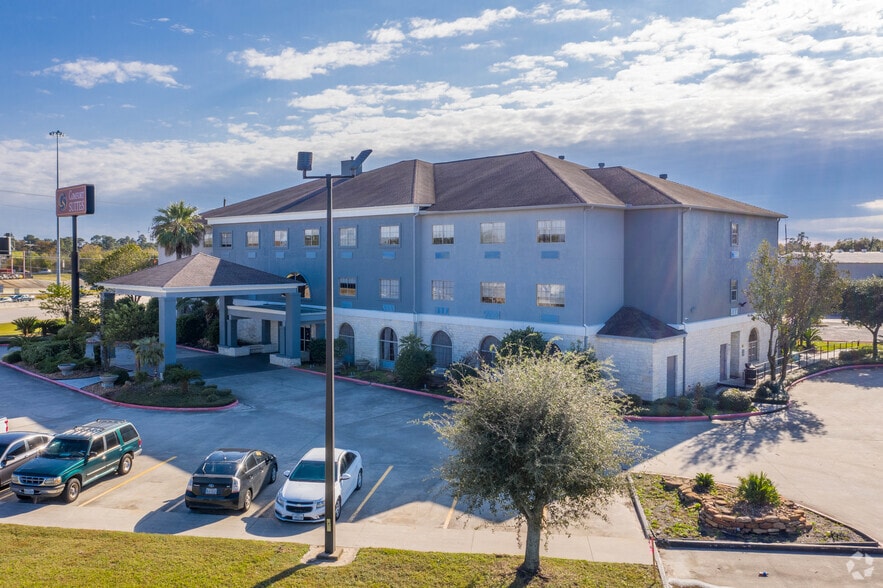 Primary Photo Of 22223 Highway 59 N, Humble Hotel For Sale