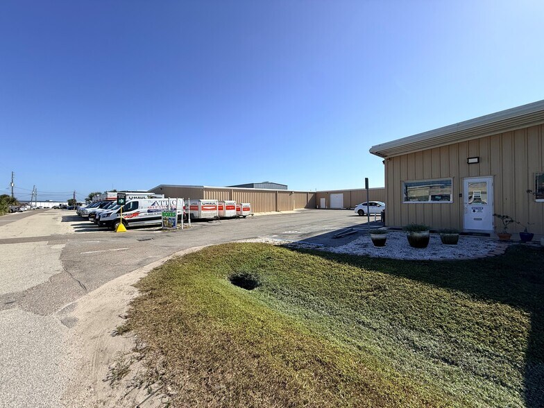 More Photos Of 102 James St, Venice Self Storage For Sale