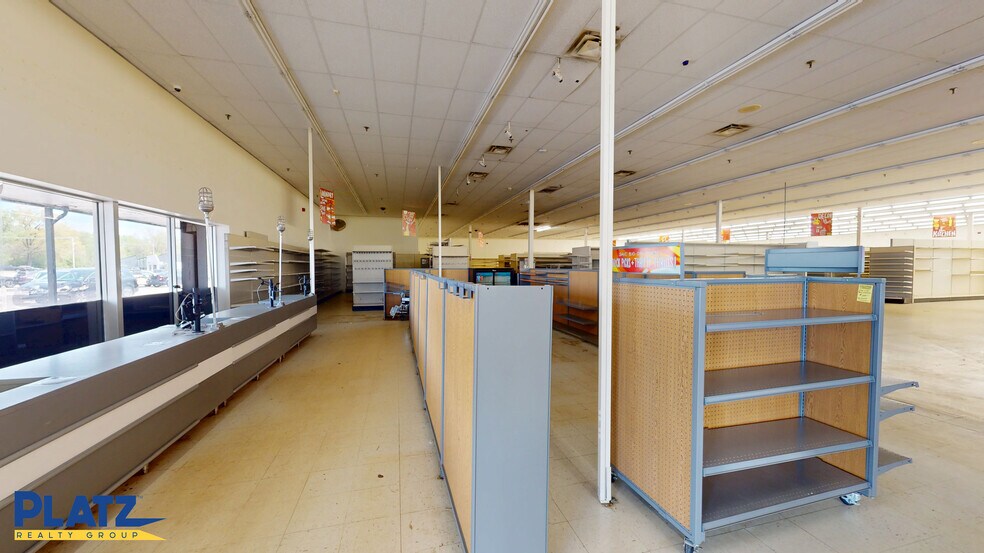 More Photos Of 4317-4341 Kirk Rd, Youngstown Storefront For Lease