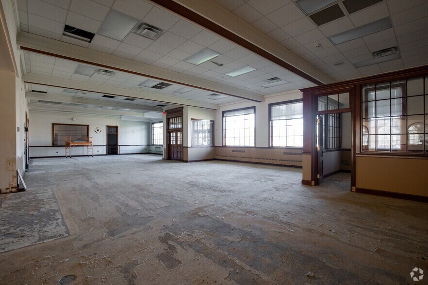 More Photos Of 2100 Middle Country Rd, Centereach Office For Sale