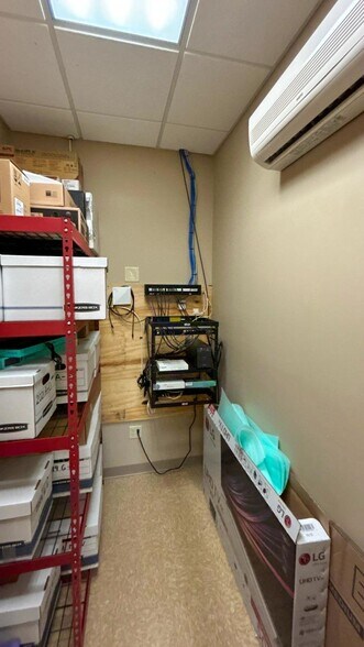 More Photos Of 7389 Airport View Dr SW, Rochester Office For Lease