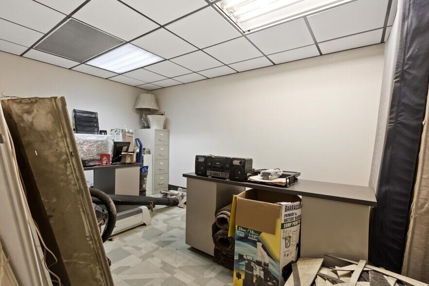 More Photos Of 223 Fearing Blvd, Toledo Freestanding For Lease