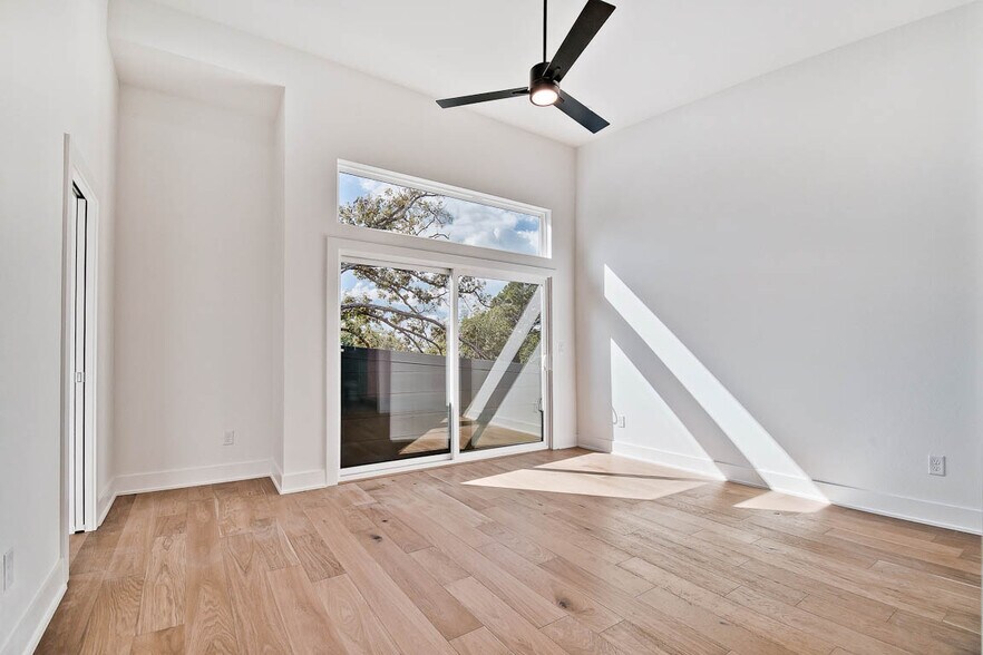 More Photos Of 204 9th St, Bentonville Apartments For Sale