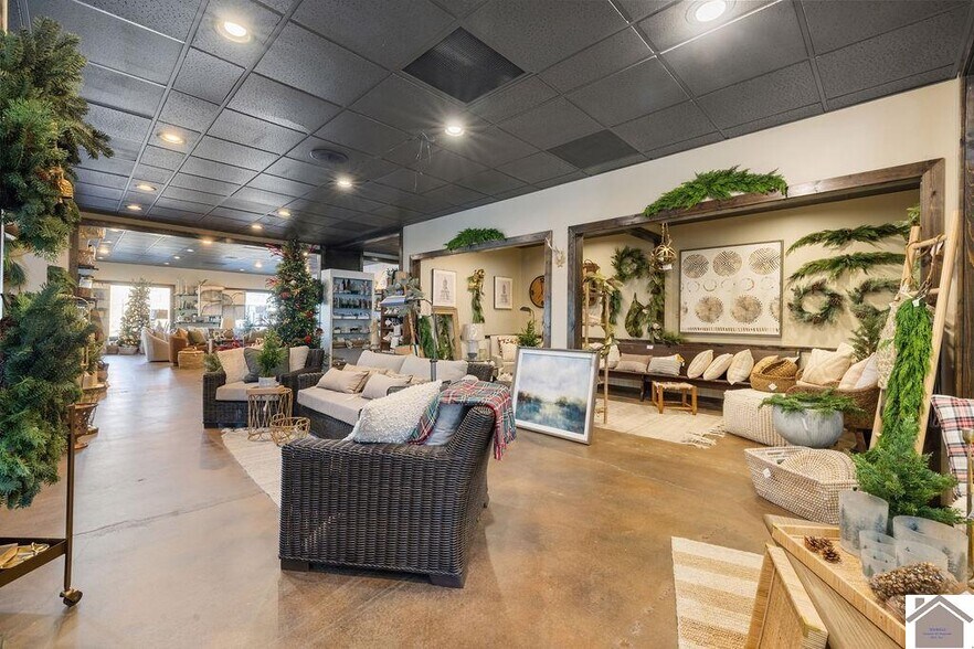 More Photos Of 2200 Broadway, Paducah General Retail For Sale