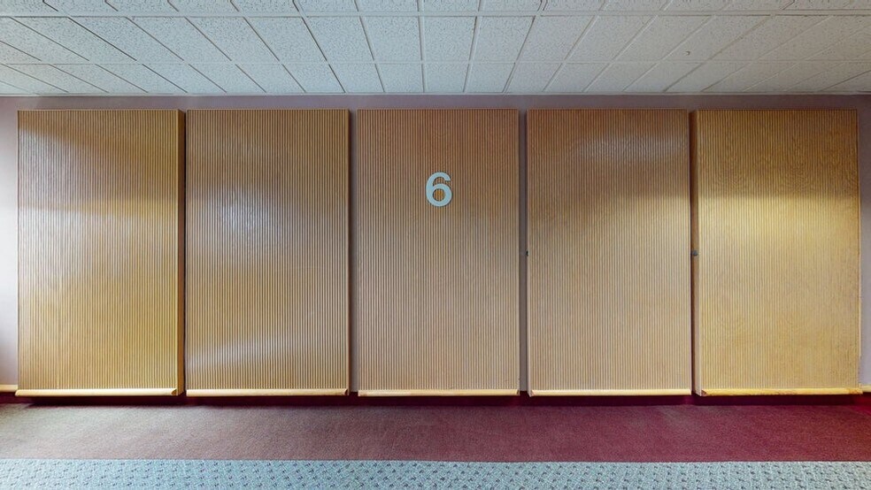 More Photos Of 5 Severance Cir, Cleveland Heights Medical For Lease