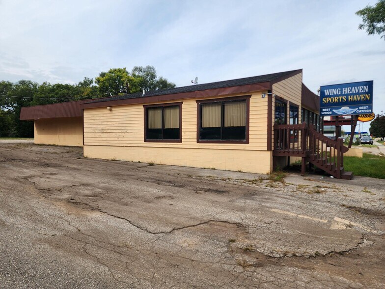 More Photos Of 3812 S Martin Luther King Jr Blvd, Lansing Restaurant For Lease