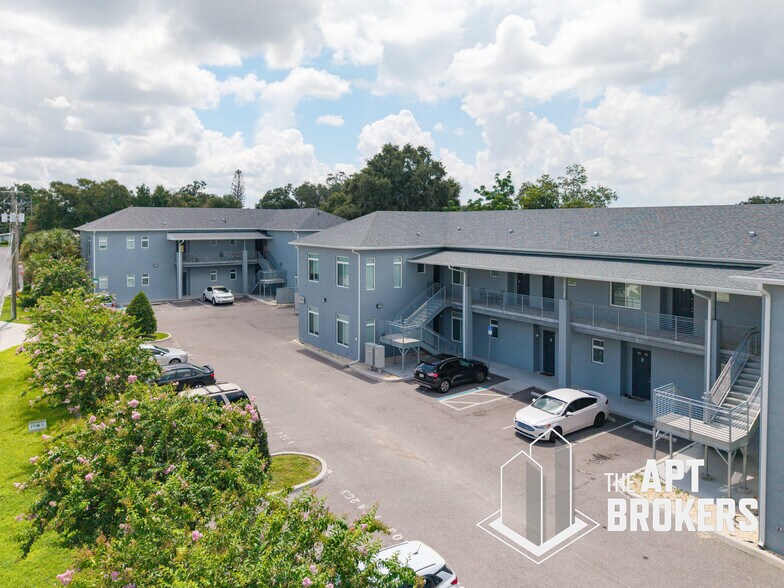 More Photos Of 750 Avenue C SW, Winter Haven Apartments For Sale