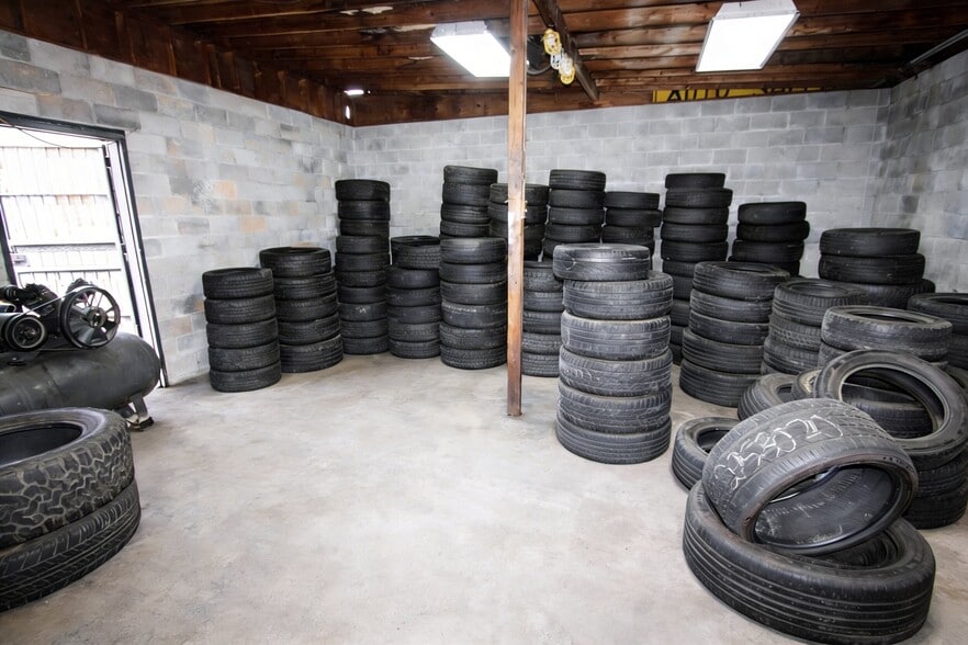 More Photos Of 3545 Roosevelt Hwy, Atlanta Auto Dealership For Sale