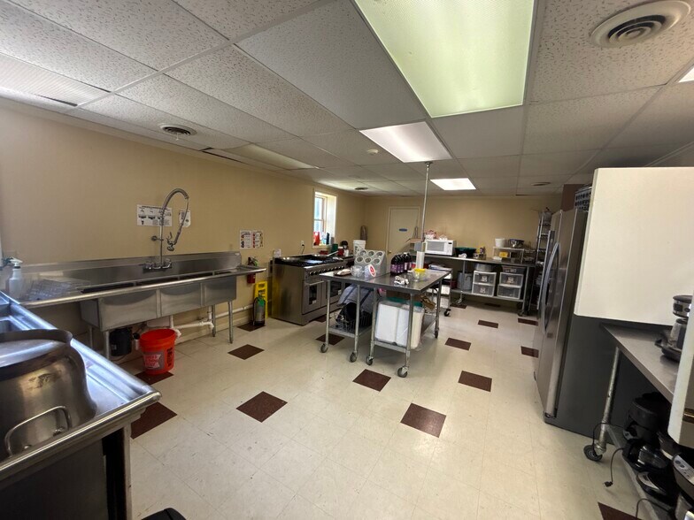 More Photos Of 220 Beaver Rd, Munford Sports And Entertainment For Sale