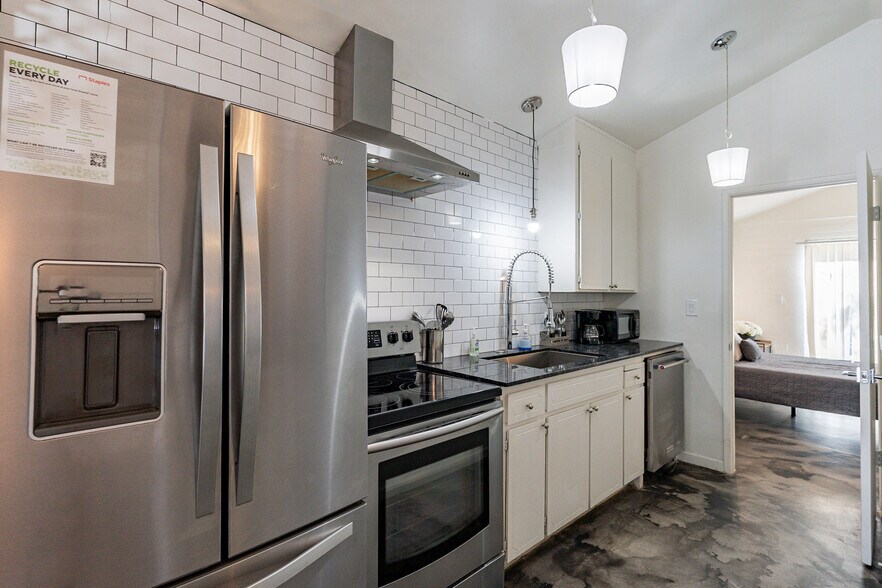 More Photos Of 2301-2309 S College Ave, Tempe Apartments For Sale