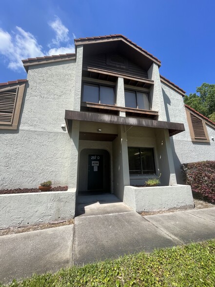 Primary Photo Of 251 Plaza Ave, Oviedo Unknown For Lease
