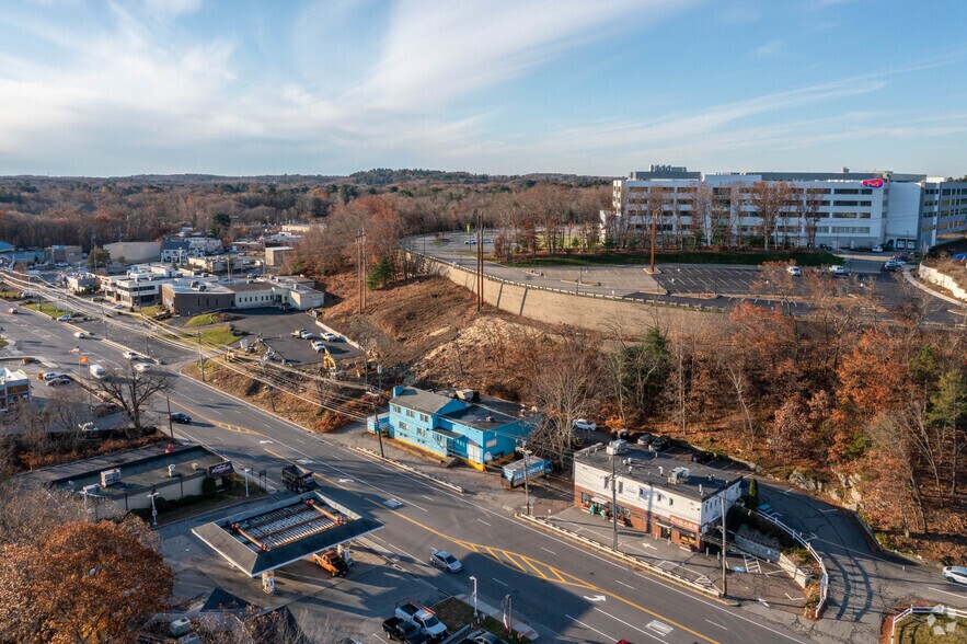 More Photos Of 62 Middlesex Tpke, Burlington Freestanding For Sale