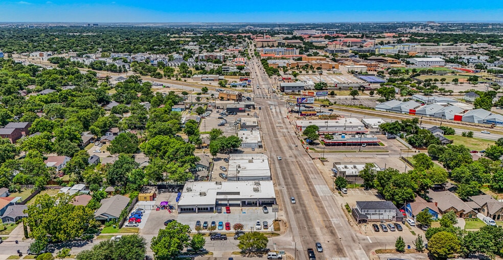 More Photos Of 1715-1721 W Berry St, Fort Worth Storefront Retail Office For Sale