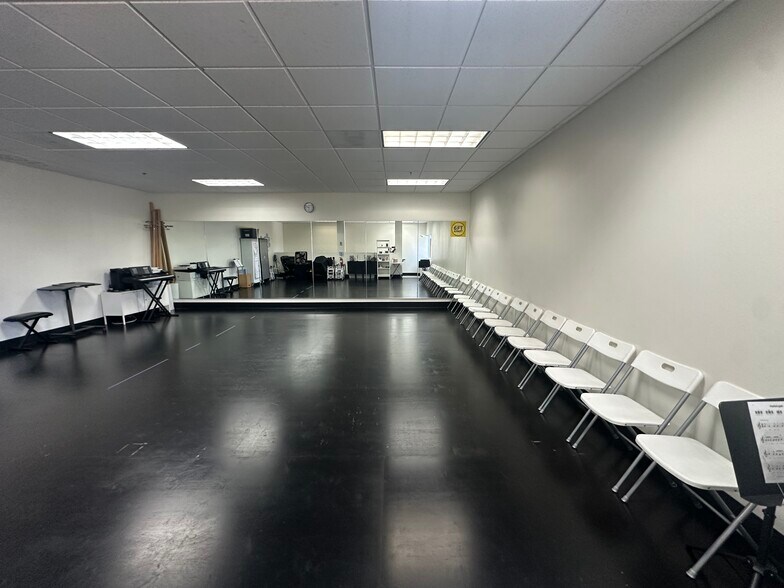 More Photos Of 861 Harold Pl, Chula Vista Research And Development For Sale