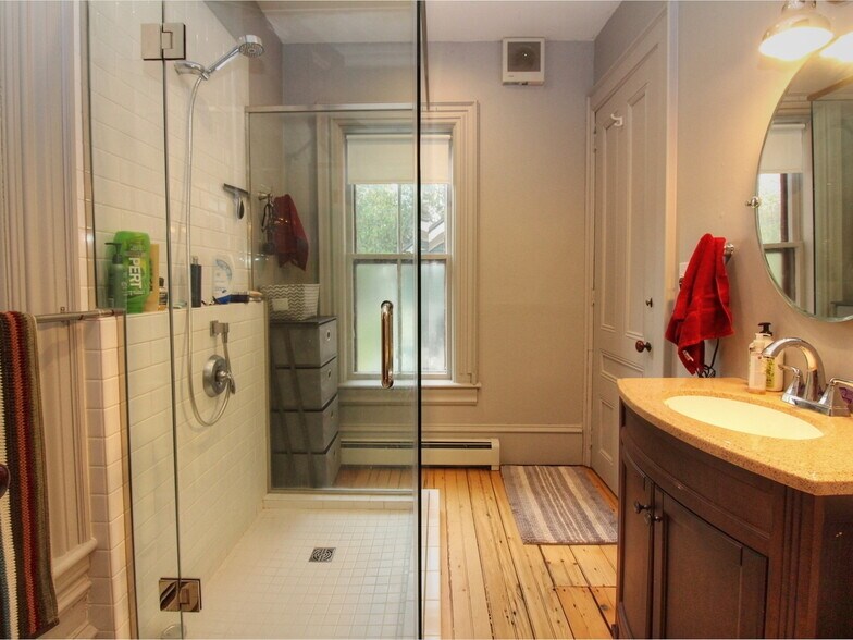 More Photos Of 5224 Shelburne Rd, Shelburne Apartments For Lease