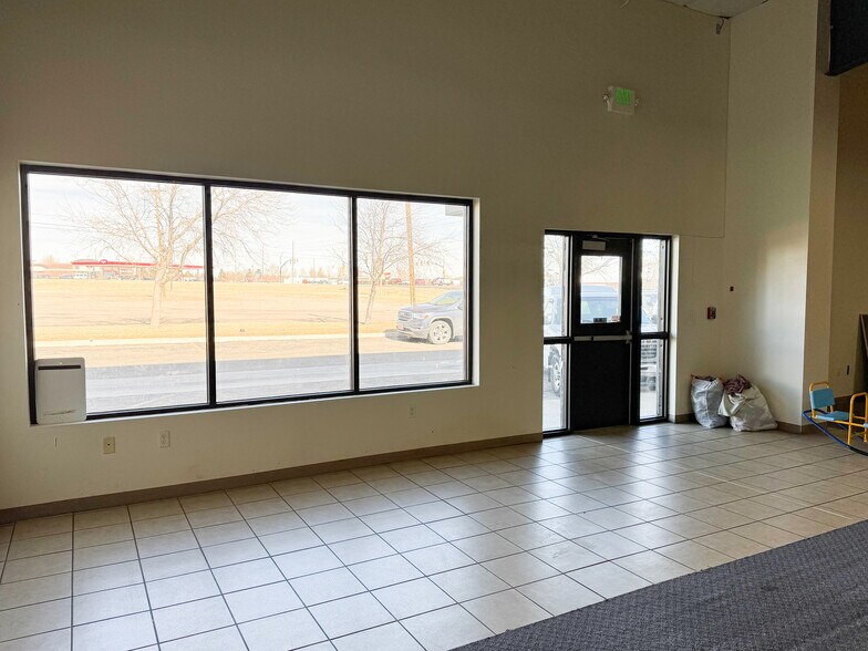 More Photos Of 1212 Ridge Rd, Cheyenne Warehouse For Lease