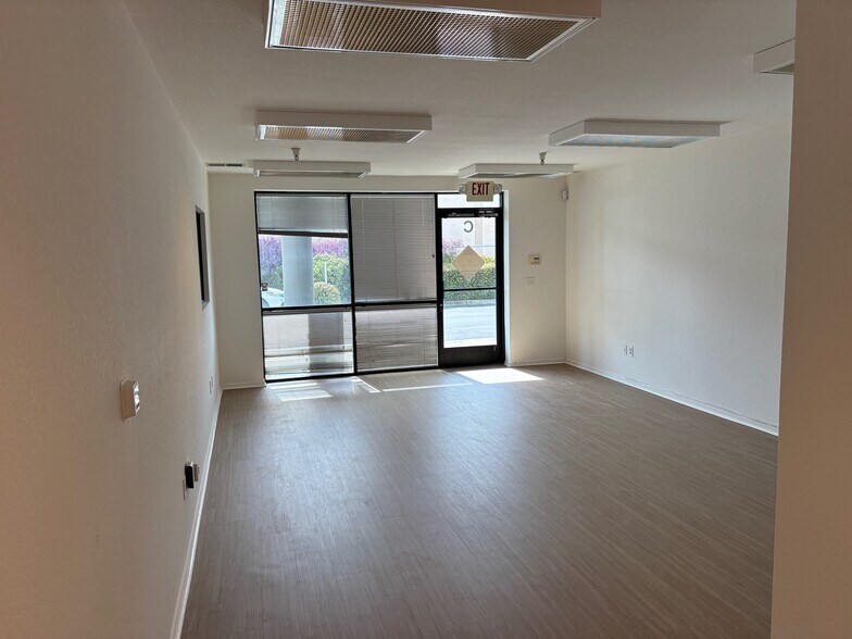 More Photos Of 285 Bel Marin Keys Blvd, Novato Light Manufacturing For Lease