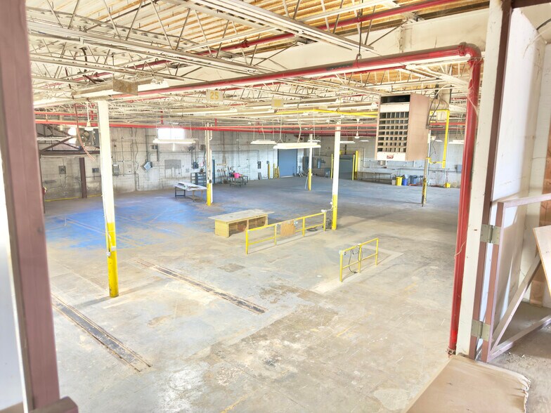 More Photos Of 7354 Baltimore Annapolis Blvd, Glen Burnie Warehouse For Lease