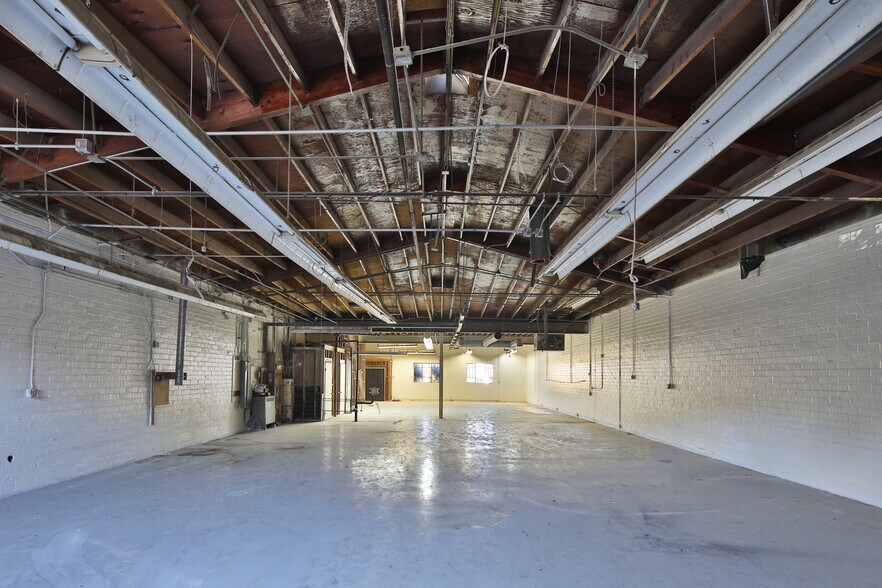 More Photos Of 112 Penn St, El Segundo Warehouse For Sale