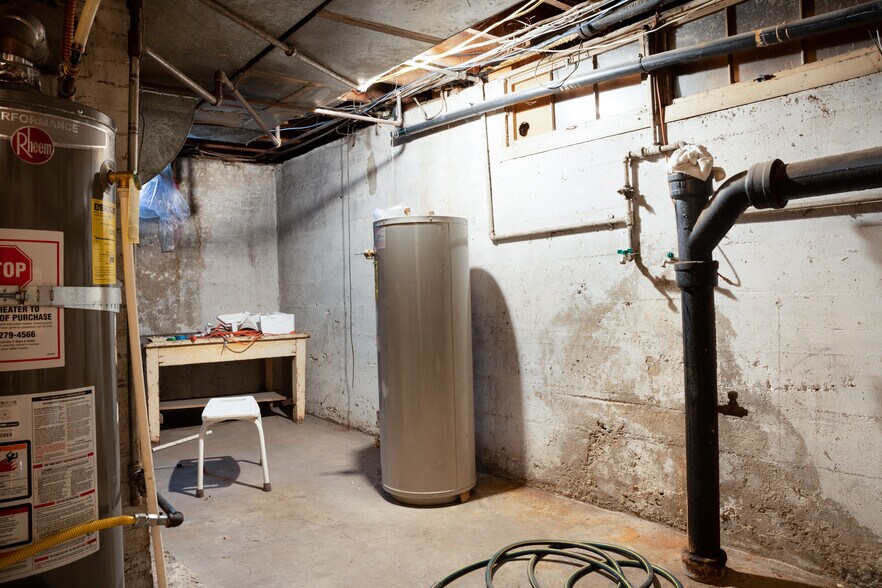 More Photos Of 754 N State St, Orem Freestanding For Sale