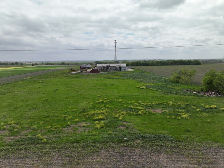 More Photos Of 24301 US-79, Thrall Land For Lease