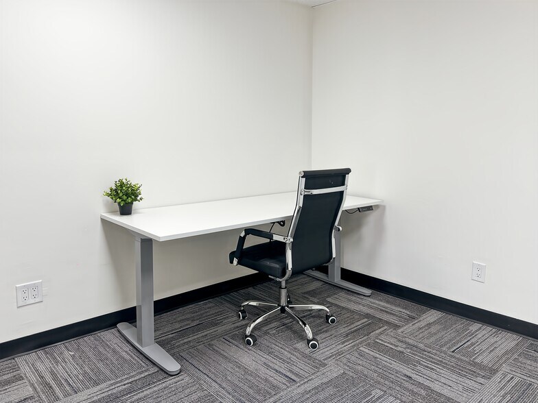 More Photos Of 4641 N 12th St, Phoenix Coworking Space