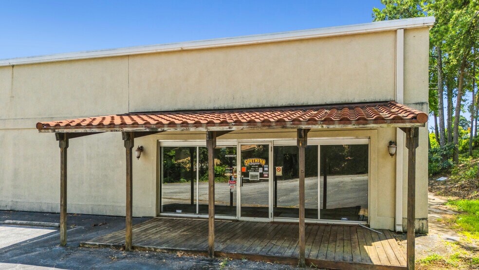 More Photos Of 2125 Airport Rd, Greer Light Distribution For Lease