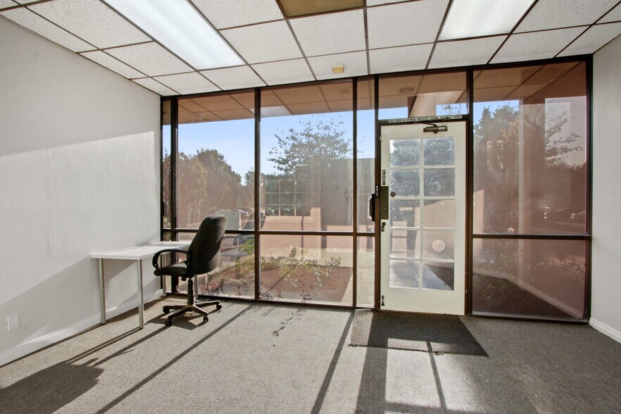 More Photos Of 1911 Carnegie Ave, Santa Ana Warehouse For Lease