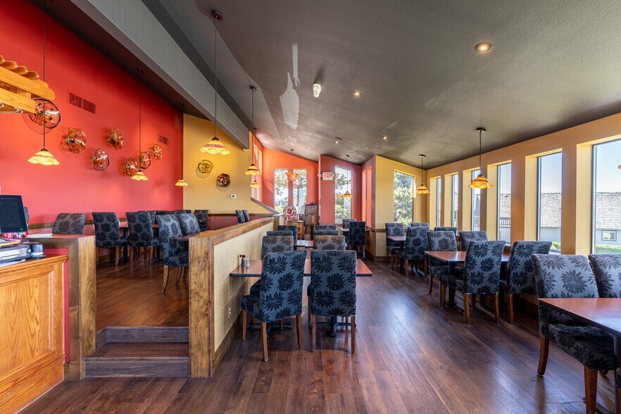 More Photos Of 1695 Beach Loop Drive, Bandon Restaurant For Sale