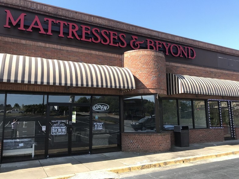 More Photos Of 6330 Lawrenceville Hwy, Tucker General Retail For Lease