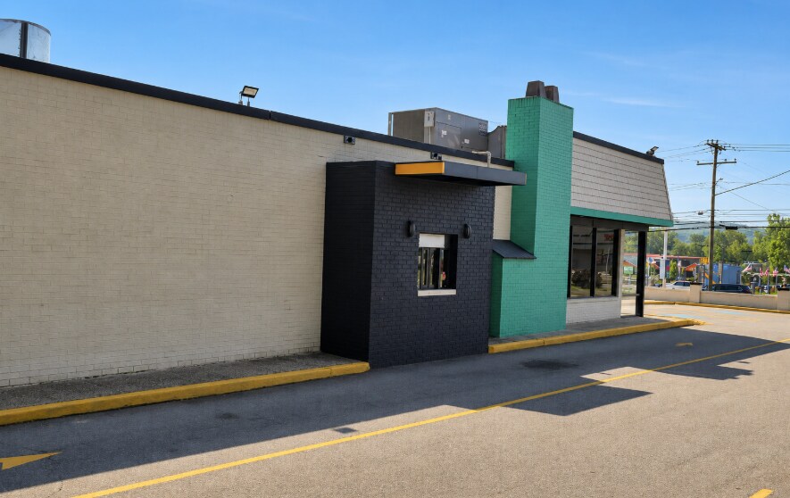 More Photos Of 942 Washington St, Middletown Fast Food For Sale