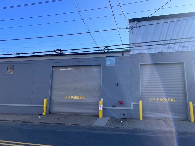 More Photos Of 23-53 Rome St, Newark Warehouse For Lease