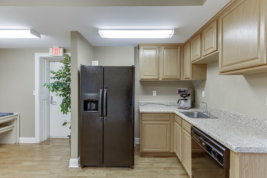 More Photos Of 743 Church St, Buford Office For Sale