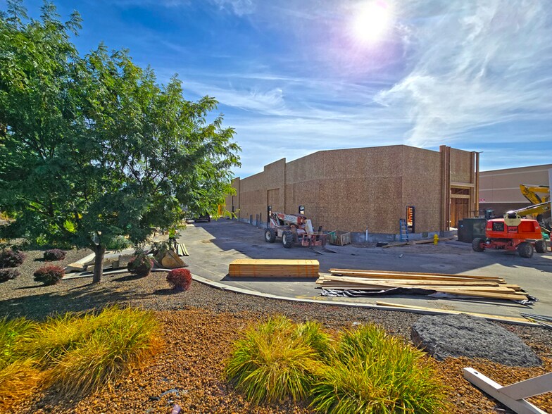 More Photos Of 1255 N Happy Valley Rd, Nampa Restaurant For Sale