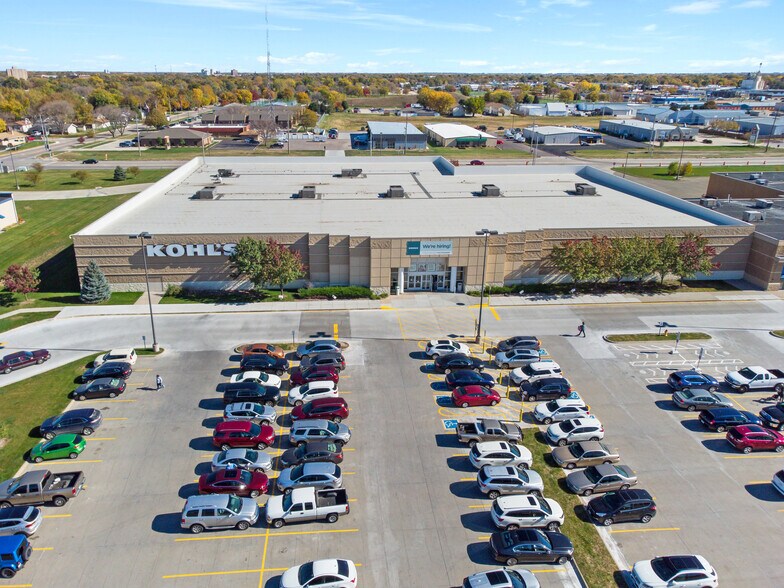 More Photos Of 221 Wilmar Ave, Grand Island Storefront For Sale