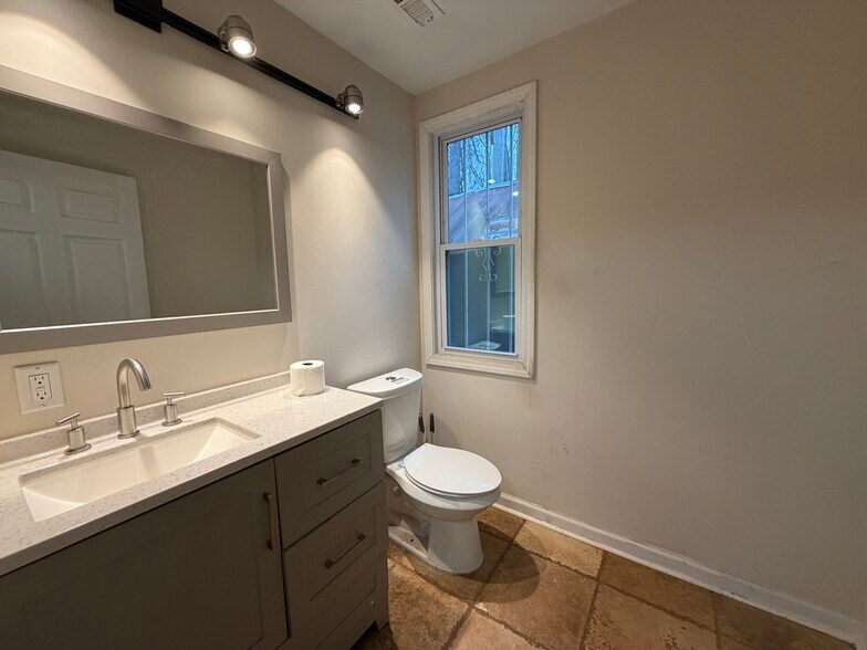 More Photos Of 113 Foster Lake Rd, Dallas General Retail For Lease