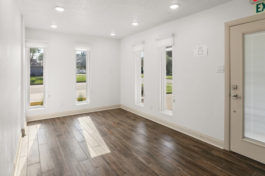 More Photos Of 1807 Grand Ave, Liberty Office For Lease