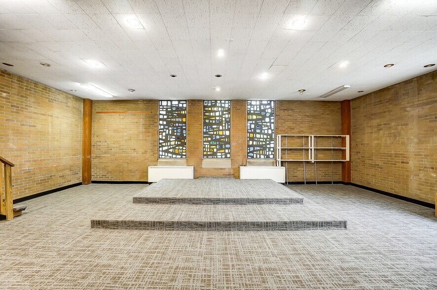 More Photos Of 1106 E High St, Springfield Schools For Sale