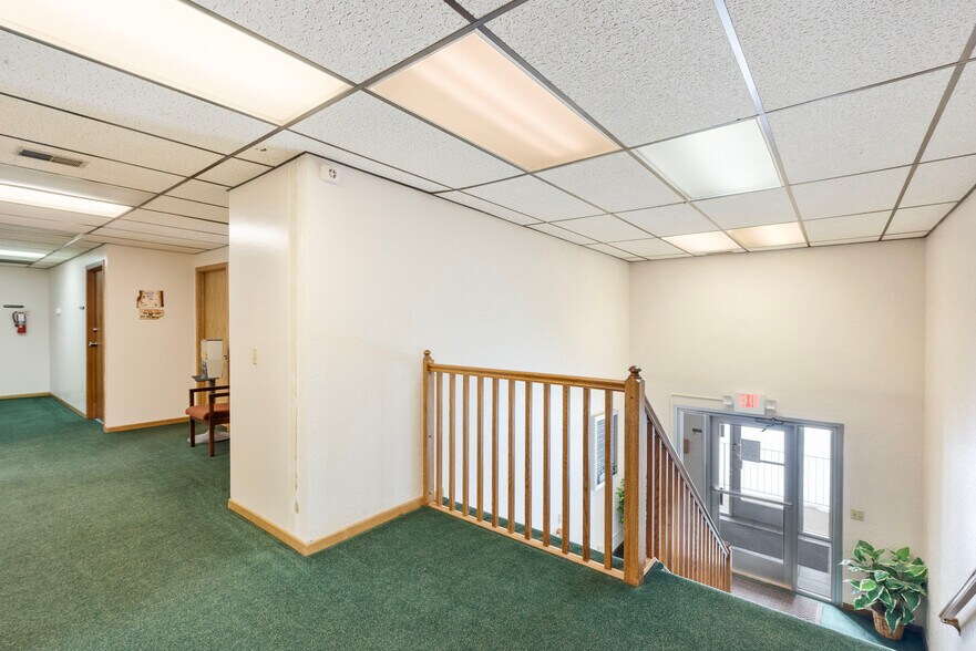 More Photos Of 6957 NW Highway 10, Anoka Office For Lease