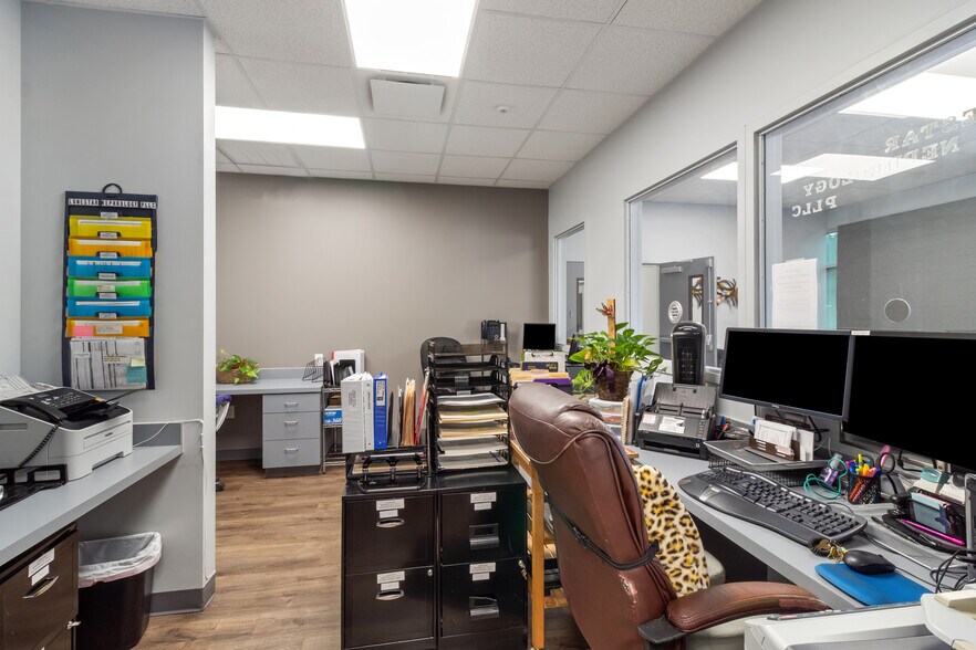 More Photos Of 2304 De Lee St, Bryan Medical For Lease