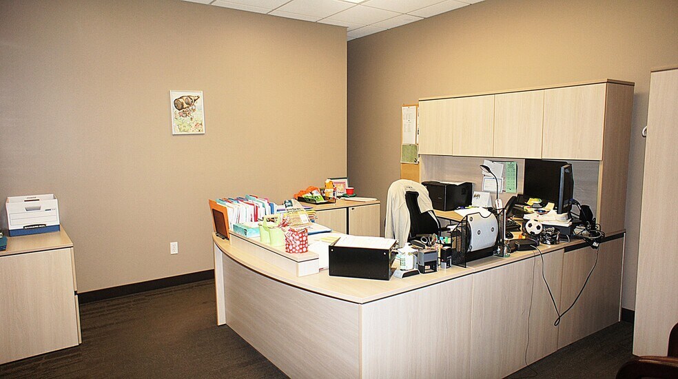 More Photos Of 9 Chippewa Rd, Sherwood Park Office For Lease